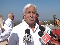 ஆளுநா் மாளிகையின் தொலைபேசி ஒட்டுக்கேட்பு?
கா்நாடக அரசு மீது பாஜக குற்றச்சாட்டு