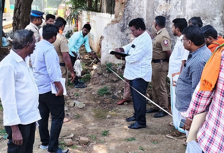 பேளூரில் தாட்கோ வணிக வளாகம் கட்ட நிலம் அளவீடு