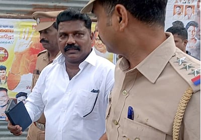 விஜய் பொதுக்கூட்டத்துக்கு துப்பாக்கியுடன் வந்தவர் விடுவிப்பு! 