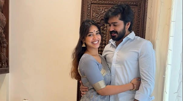 காதலருடனான புகைப்படங்களை நீக்கிய நிவேதா பெத்துராஜ்! திருமணம் நிறுத்தம்?