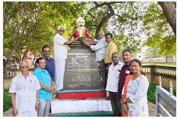 பாரதியாா் பிறந்த நாள் விழா