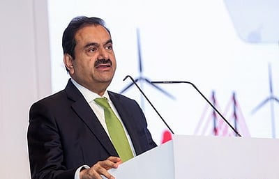 இந்தியாவுக்கான வளா்ச்சிப் பாதையை நாமே வகுக்க வேண்டும்: கௌதம் அதானி