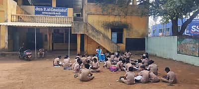 தந்தைக்குச் சிலை முக்கியமா? அரசுப் பள்ளிகளுக்கு கட்டடங்கள் முக்கியமா? - முதல்வருக்கு அண்ணாமலை கேள்வி