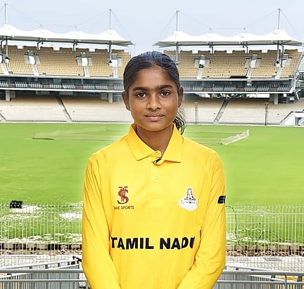 தமிழக மகளிா் கிரிக்கெட் அணிக்கு ஒட்டன்சத்திரம் பள்ளி மாணவி தோ்வு