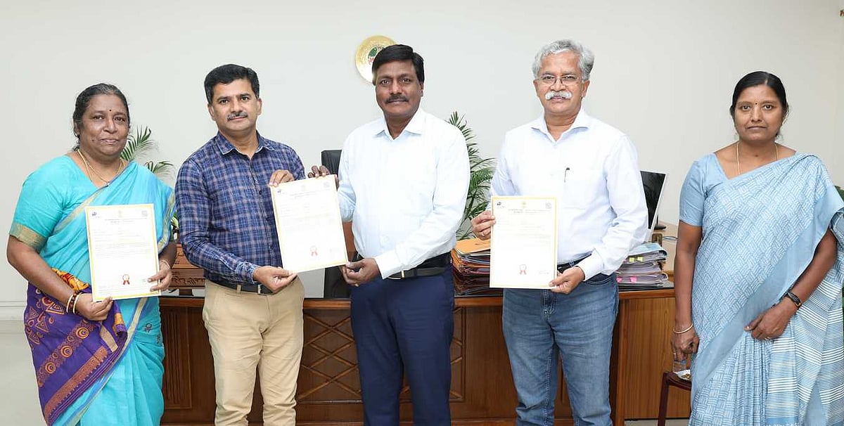 பழ ஈக்களை கட்டுப்படுத்தும் செயல்முறை: வேளாண் பல்கலை.க்கு காப்புரிமை