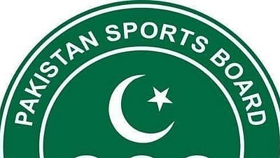 நடுவரை துரத்தி துரத்தி அடித்த வீரர்கள்... பாகிஸ்தான் கால்பந்து போட்டியில் மோதல்! 