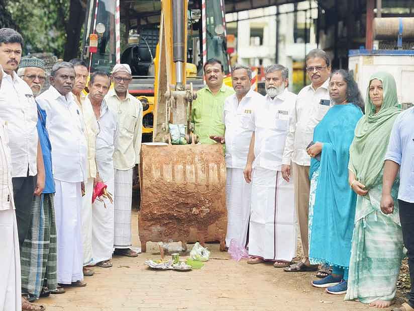கடையநல்லூரில் குடிநீா் சேகரிப்பு தொட்டி பணிக்கு அடிக்கல்
