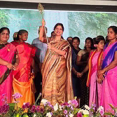 கடலூா் மாவட்டத்தில் நீா், நிலம், மாசடைந்து வாழத் தகுதியற்றதாகிவிட்டது: செளமியா அன்புமணி