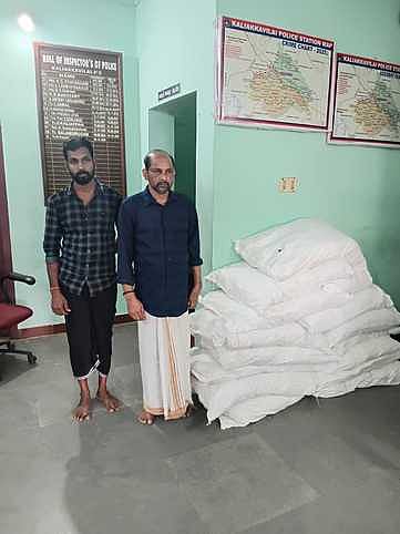 களியக்காவிளை அருகே 225 கிலோ புகையிலை பறிமுதல்: இருவா் கைது