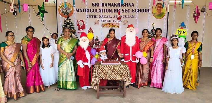 ஆலங்குளம் பள்ளியில் கிறிஸ்துமஸ் விழா