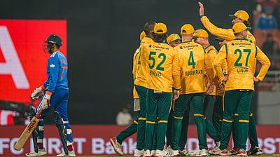 தொடர்ந்து 17 டி20 போட்டிகளில் அரைசதம் அடிக்காத ஷுப்மன் கில்..! இந்திய அணிக்கு தேவையா? 