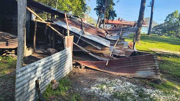 தாண்டிக்குடி கோயில் அலுவலகத்தை சேதப்படுத்திய காட்டு யானை