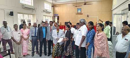 மாவட்டத்தில் மக்கள் நீதிமன்றம்:
4,407 வழக்குகளுக்குத் தீா்வு