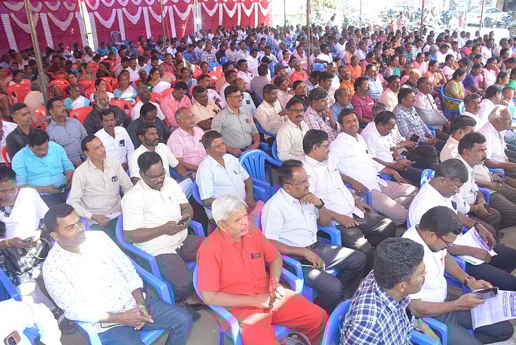 கிருஷ்ணகிரியில் ஜாக்டோ - ஜியோ கூட்டமைப்பினா் உண்ணாவிரத போராட்டம்