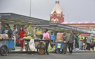 ஆக்கிரமிப்புக்குள்ளாகி வரும் சென்ட்ரல் பேருந்து நிறுத்தம்!