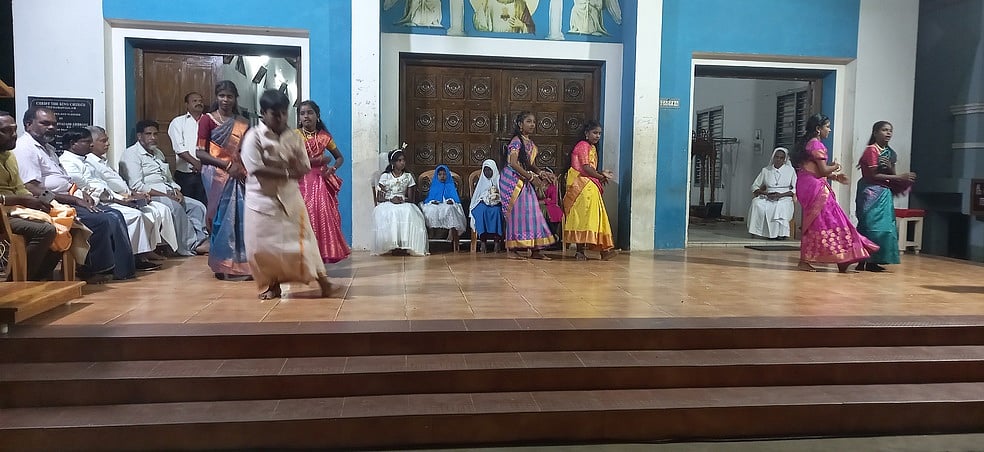 கிறிஸ்து  அரசா் ஆலயத்தில் கலை நிகழ்ச்சிகள்