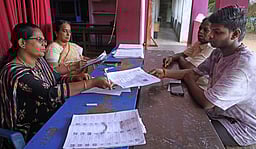 வாக்காளா்கள் படிவங்களை தொடா்ந்து சமா்ப்பிக்கலாம்!