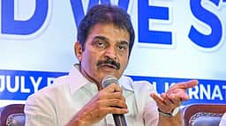 ராகுலை பழிக்கும் கேரள முதல்வா் 
பிரதமரை விமா்சிக்காதது ஏன்? காங்கிரஸ் கேள்வி