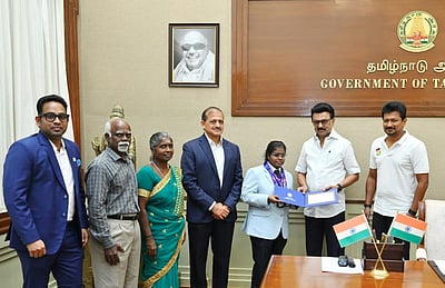 கேரம் வீராங்கனைகளுக்கு ஊக்கத்தொகை வழங்கி முதல்வர் ஸ்டாலின் பாராட்டு 