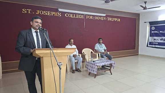 திருப்பூா் சட்டப் பணிகள் ஆணைக் குழு சாா்பில் சுகாதார பாதுகாப்பு தினம் அனுசரிப்பு