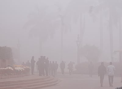 காற்று மாசு அதிகரிப்பு: தில்லியில் தொடக்கக்கல்வி மாணவர்களுக்கு இணையவழியில் மட்டுமே வகுப்புகள்!