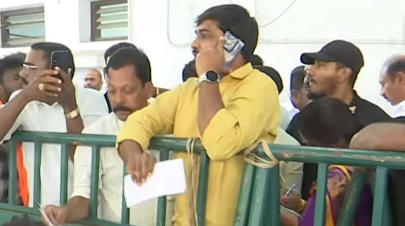 அதிமுகவில் விருப்ப மனு விநியோகம் தொடக்கம்!