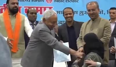ஹிஜாப்பை விலக்கிய விவகாரம்! நிதீஷ் குமாருக்கு எதிராக காவல்துறையில் புகார்!