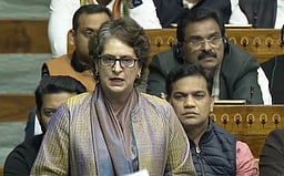 தொகுதி மறுவறையறை சட்டத் திருத்தத்தில் அரசியல் வாடை: பிரியங்கா காந்தி பேச்சு