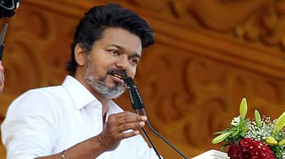 ஒவ்வொரு வாக்கும் முக்கியம்: 
எஸ்ஐஆா் பணி குறித்து 
கட்சியினருக்கு விஜய் அறிவுரை 