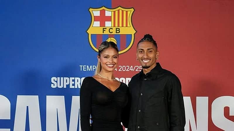 Raphinha with his wife Natalia.