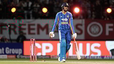 ஷுப்மன் கில் தொடரில் இருந்து விலகல்..! அணியில் இணையும் சஞ்சு சாம்சன்! 