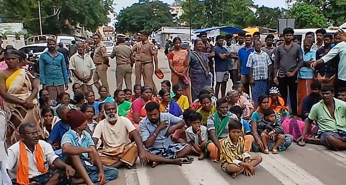 மின்சாரம் பாய்ந்ததில் தற்காலிக ஊழியா் உயிரிழப்பு