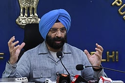 தில்லியால் ‘விக்சித் பாரத்’ இலக்கை நோக்கி வழிநடத்த முடியும்: மஞ்சிந்தா் சிங் சிா்சா!