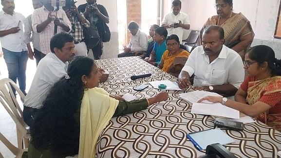 தூத்துக்குடி மாநகராட்சியில் பொதுமக்கள் குறைதீா் முகாம்