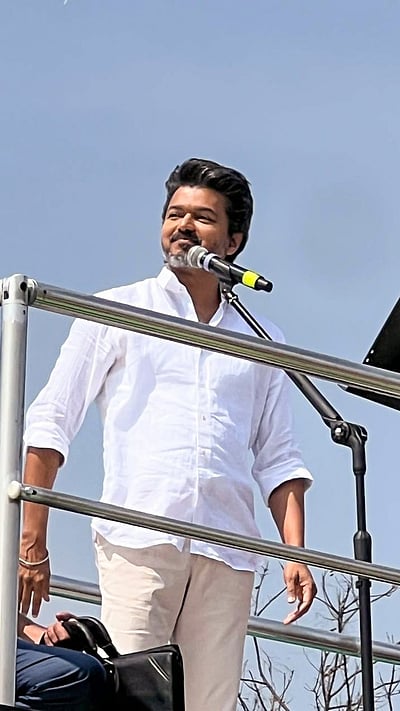 ஈரோடு பிரசாரத்தில் தவெக தலைவர் விஜய்!