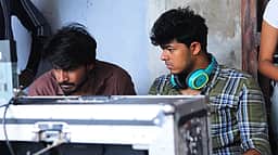 அப்பா.. முதல் முறையாக இணையத்தில் வைரலாகும் முதல்வர் விஜய் மகன் சஞ்சயின் விடியோ