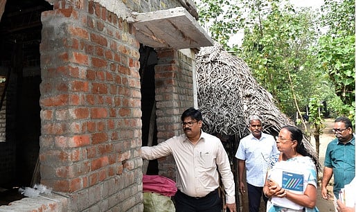 வளா்ச்சித் திட்டப் பணிகள்: ஆட்சியா் ஆய்வு