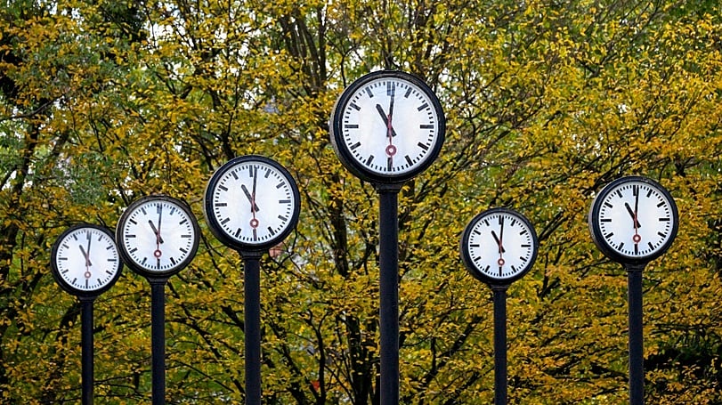 கடிகார முள்ளைத் திருப்பினால் எரிபொருள் மிச்சமாகுமா?