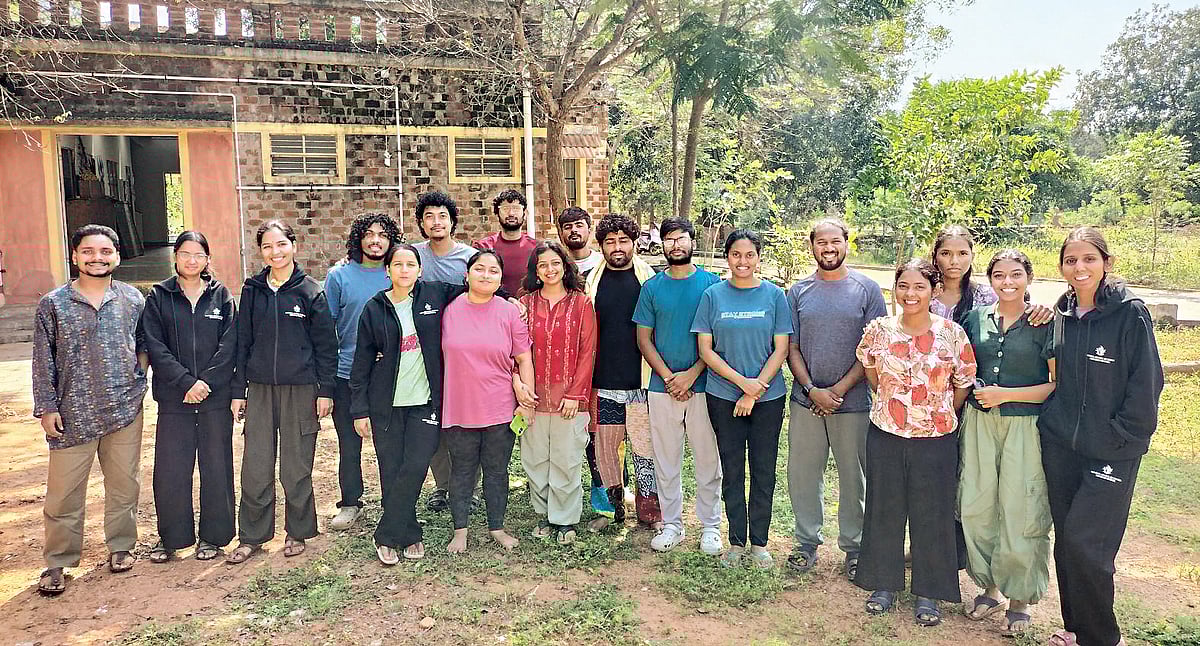 தெருக்கூத்து கற்கும் வட இந்திய மாணவர்கள்