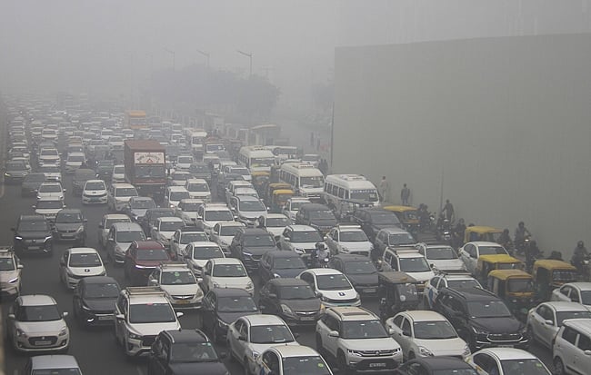 தில்லி காற்று மாசு : 11 ஆண்டுகள் ஆட்சி செய்த ஆம் ஆத்மியே காரணம்: பாஜக