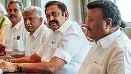 அதிமுக திட்டங்களை பெயா் மாற்றி செயல்படுத்தி வரும் திமுக அரசு: அதிமுக தலைமை!