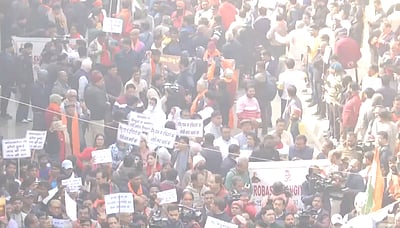 வங்கதேச தூதரகத்துக்கு வெளியே ஹிந்து அமைப்பினர் போராட்டம்!