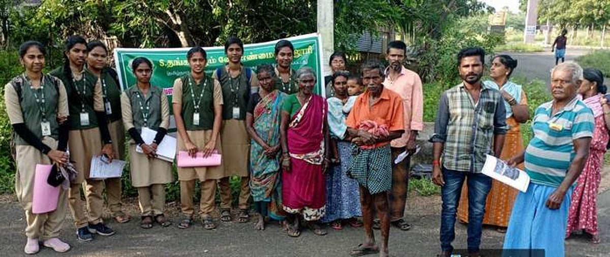 சங்கரன்கோவில் அருகே
மாணவிகளின் வேளாண் பயிற்சி