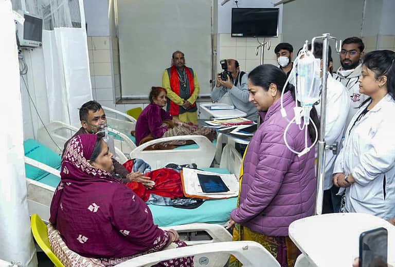 ராஜீவ் காந்தி சிறப்பு பல்நோக்கு மருத்துவமனையில் முதல்வா் ஆய்வு