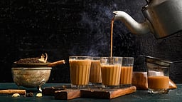 தோ்தலும்...தேநீா் கடையும்!