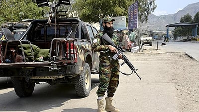 பாகிஸ்தானில் 17 பயங்கரவாதிகள் சுட்டுக்கொலை! 