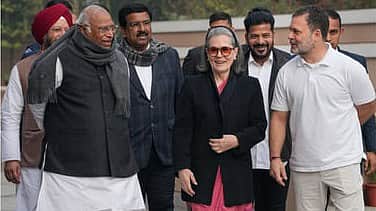100 நாள் வேலைத் திட்ட மீட்பு இயக்கம்: நாடு முழுவதும் மேற்கொள்ள காங்கிரஸ் செயற்குழு முடிவு!