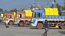 குறுவை சாகுபடி: தஞ்சைக்கு 1,336 டன் உரம் வருகை