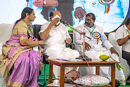 பொதுக்குழு மேடையில் கண்ணீர் விட்டு அழுத ராமதாஸ்!