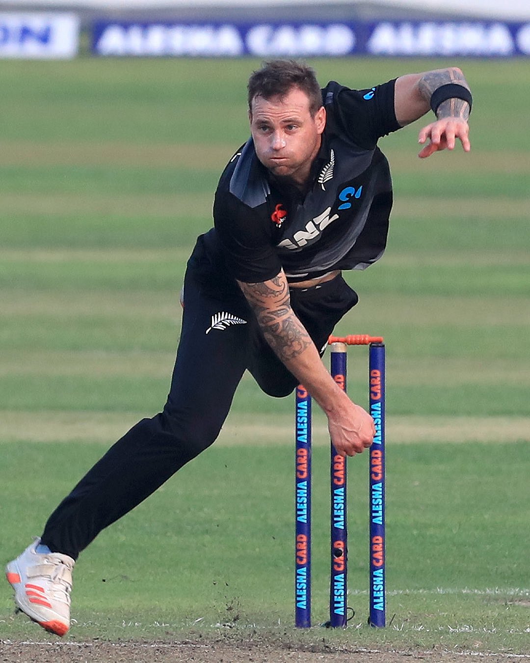 கிரிக்கெட்டிலிருந்து ஓய்வை அறிவித்த நியூஸிலாந்து ஆல் - ரௌண்டர்!